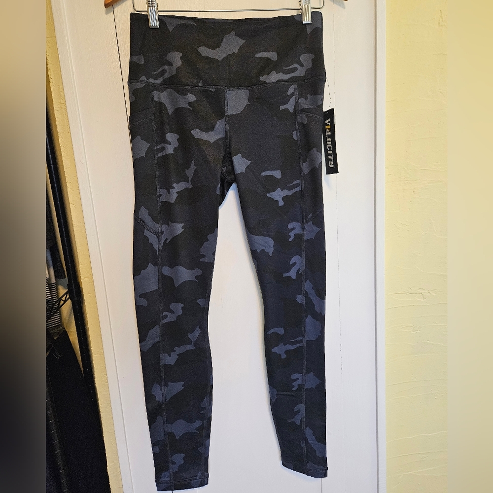 Velocity Black Camouflage Leggings Size Medium